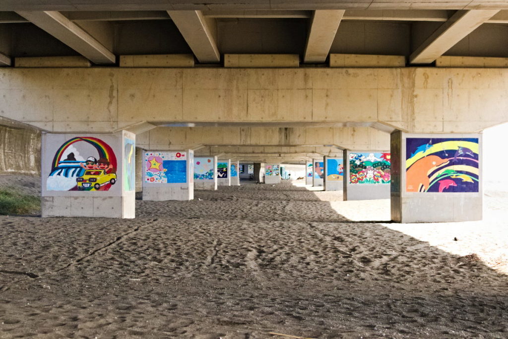 Murals bellow Highway at Oiso Beach