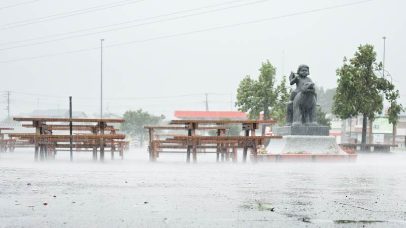 Typhoon Days – 3 Days Wrapped in The Mountains Waiting For The Threat To Pass